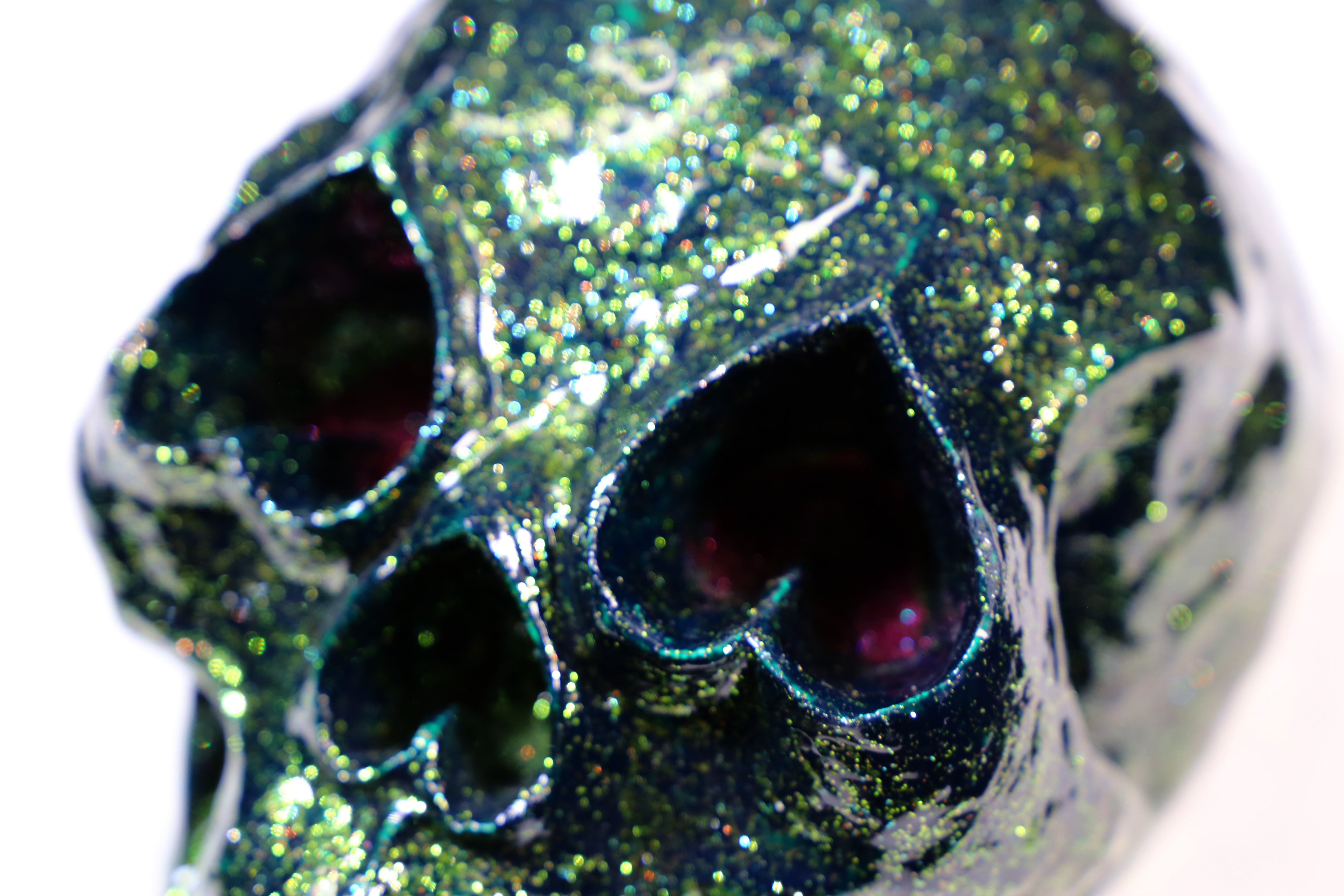 Love Skull Cast V (2018) (Emerald Sparkle Resin)