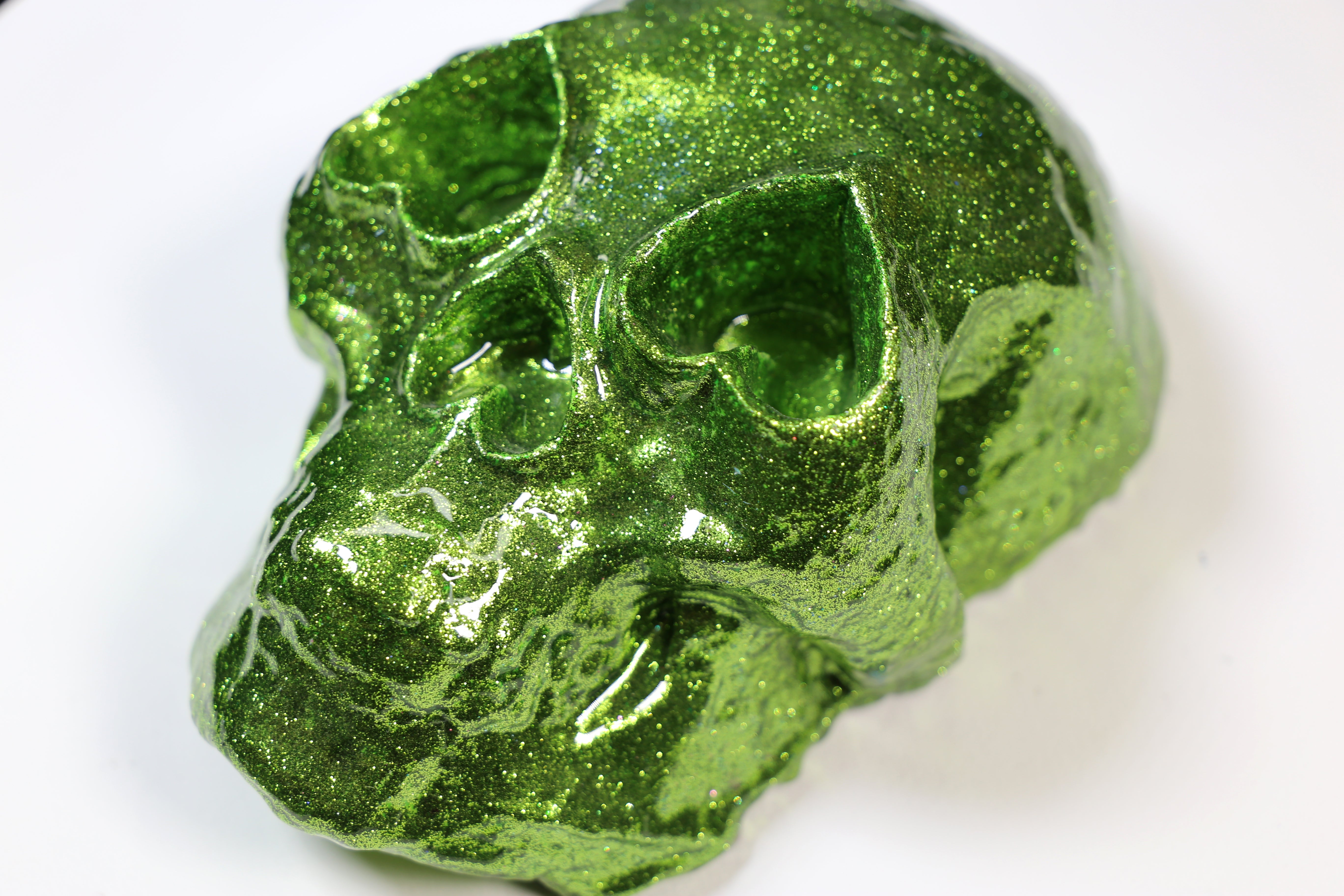 Love Skull Cast ll (2018) (Dark Green Sparkle Resin)