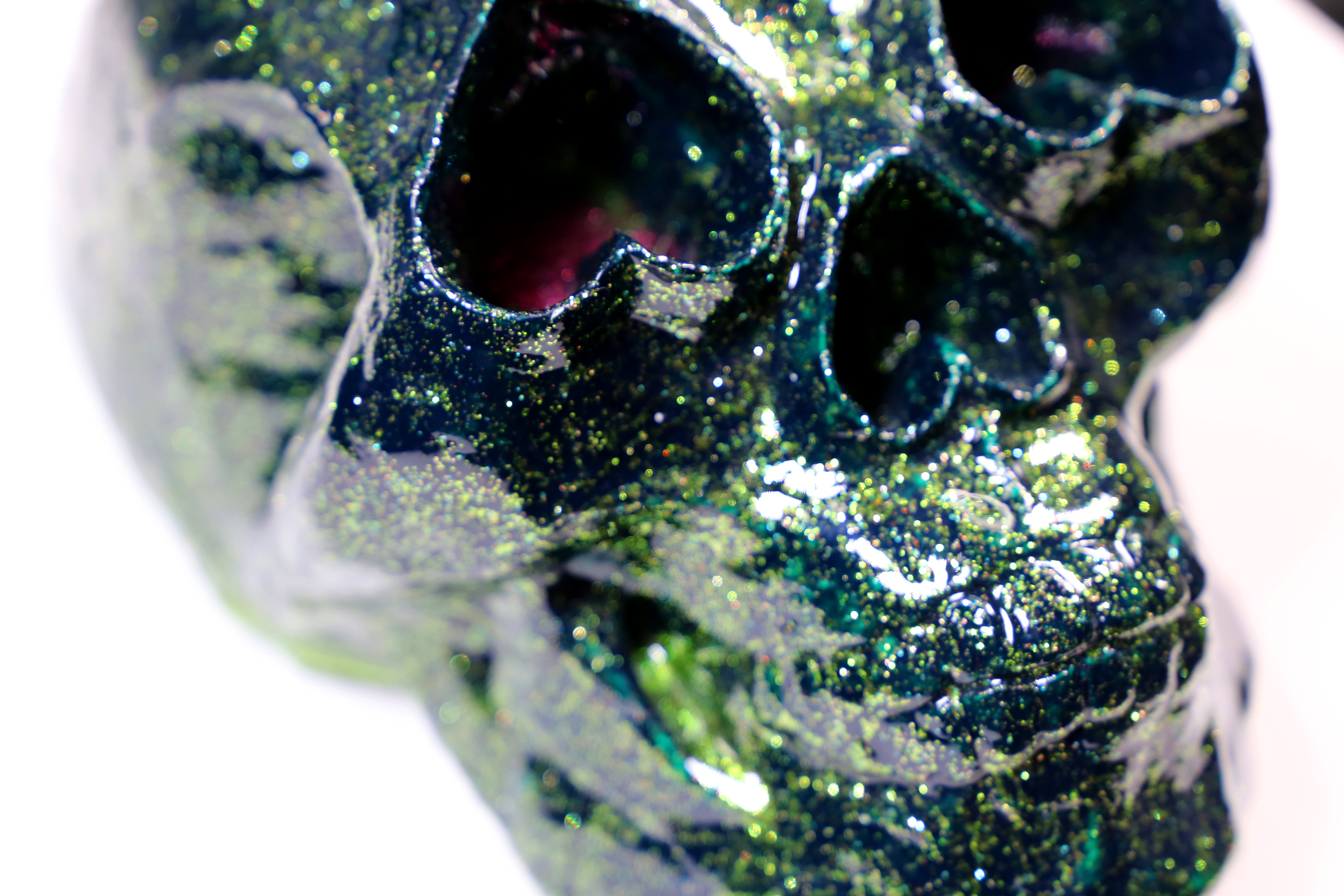 Love Skull Cast V (2018) (Emerald Sparkle Resin)