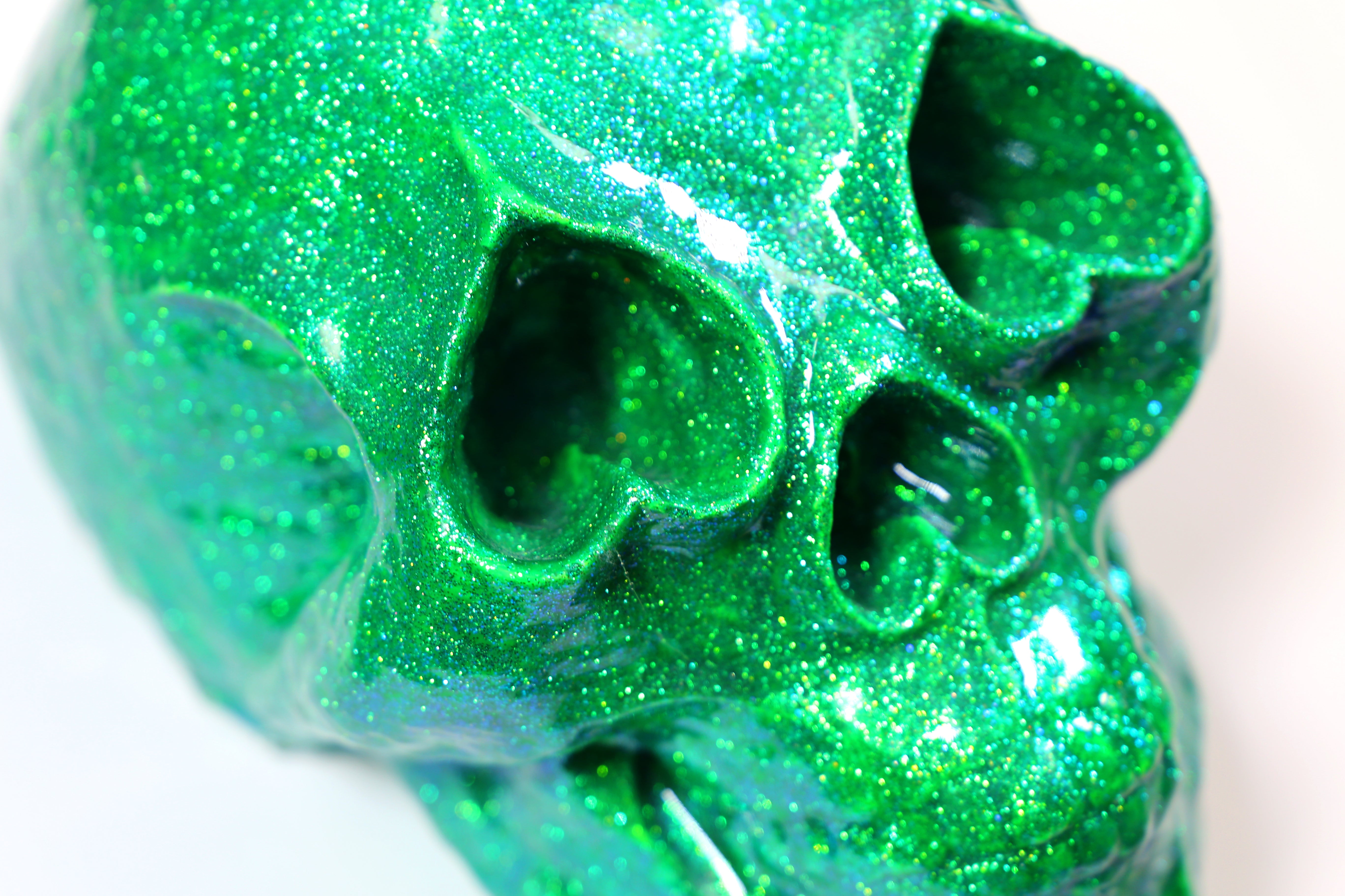 Love Skull Cast lll (2018) (Green Sparkle Resin)